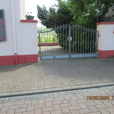 Dom wakacyjny Casa Schoenblick & E-ladestation-bike Garage *